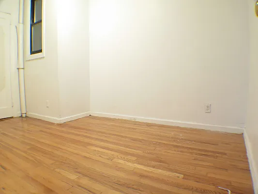 Rented by Glasser Realty LLC | media 5