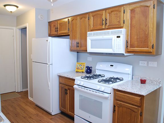 4th image of 2780 Weeping Willow Dr APT C