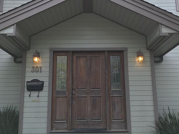 4th image of 301 Oxford Way