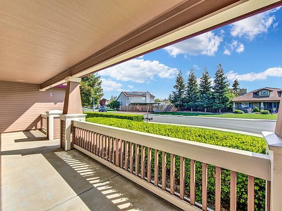 5th image of 920 Alexander Court