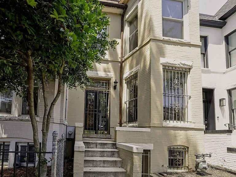 145 Thomas St NW — Photo 33