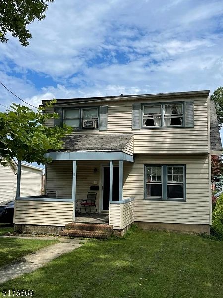 1st image of 17 Parkway W