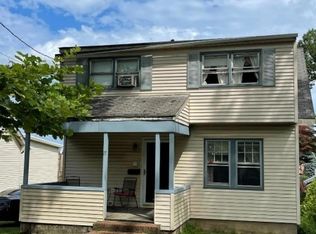 17 Parkway W, Caldwell, NJ 07006