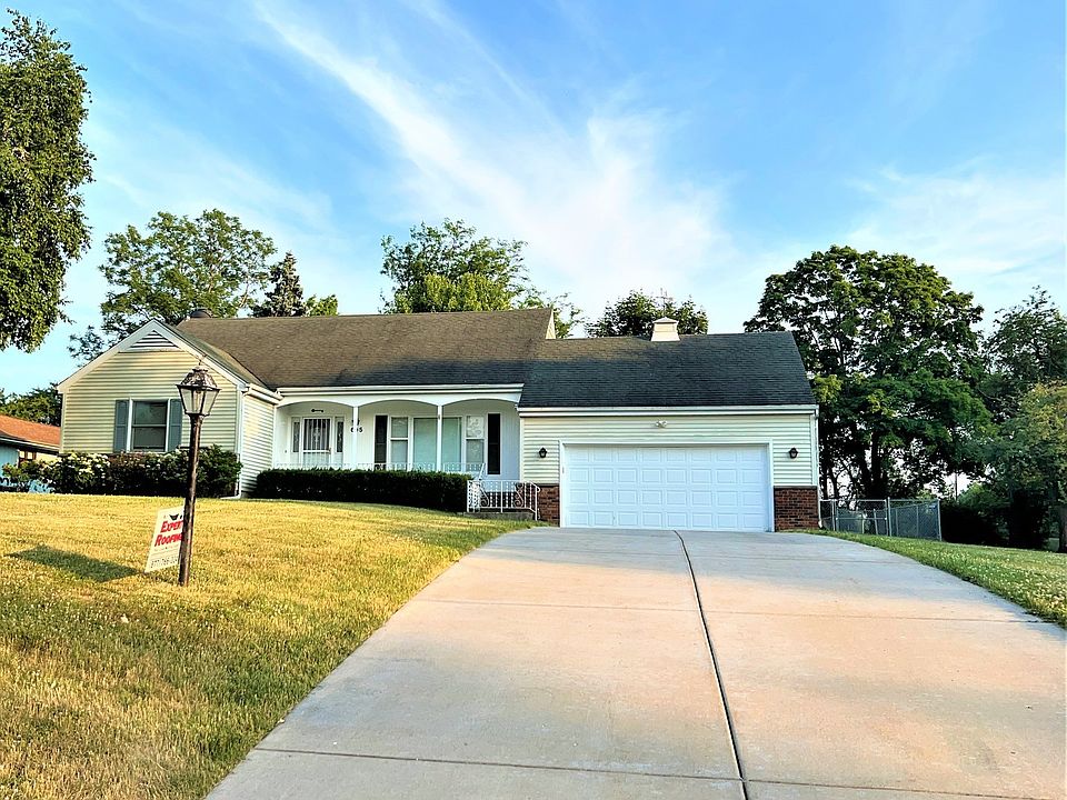 2nd image of 605 Old Orchard Rd