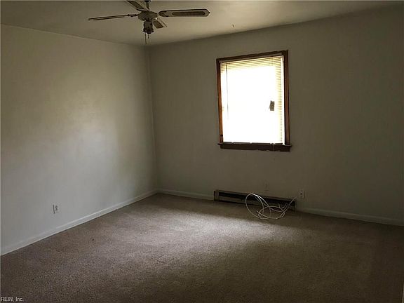 4th image of 2711 Leo St APT 2