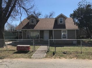 503 W 1st St, Burkburnett, TX 76354