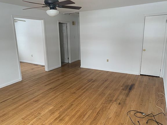 4th image of 25 Kenalcon Dr