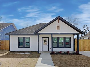 1028 E Leuda St, Fort Worth, TX 76104