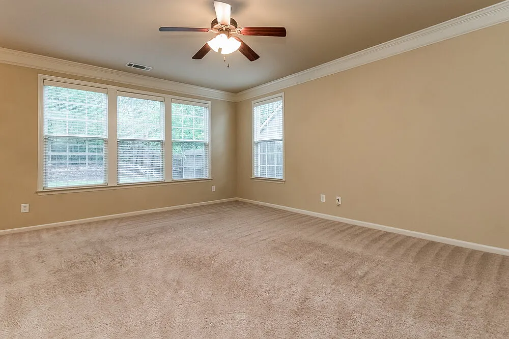 5 bed, 3.0 bath, 3140 sqft, $2,880 — Photo 4