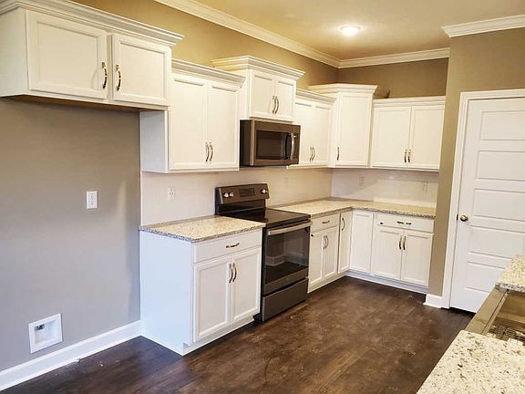 4th image of 278 Wellington Dr