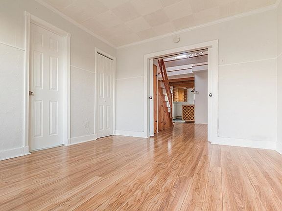 4th image of 625 36th St