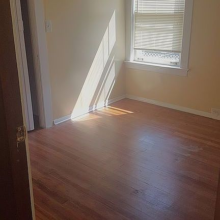 3rd image of 2241 Pierce Ave