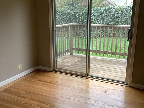 5th image of 155 Hill Dr