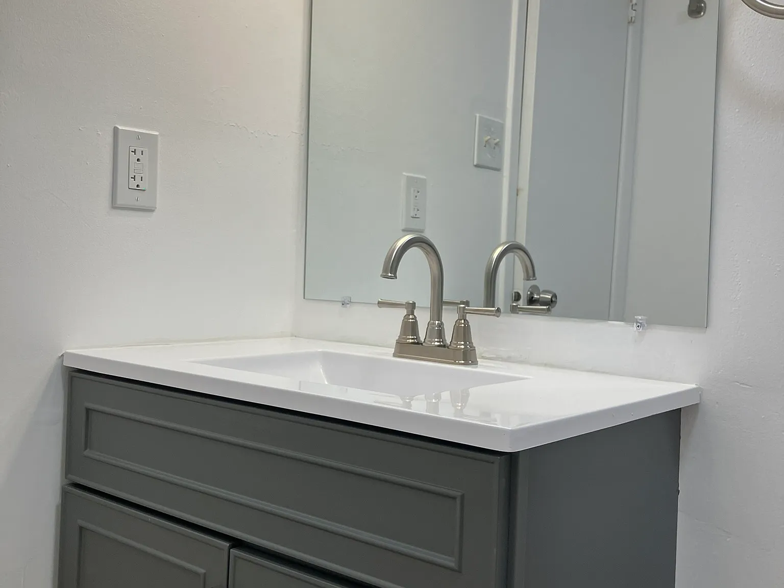 2 bed, 850 sqft, $1,700 — Photo 2
