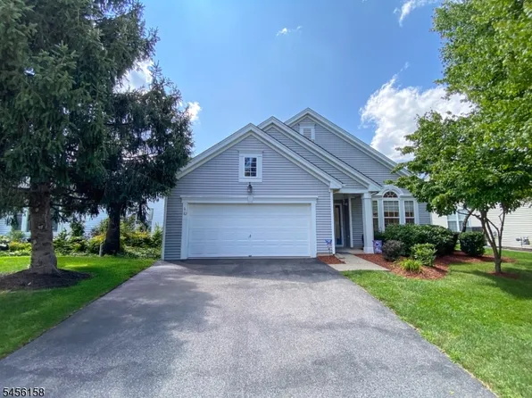 112 Kensington Cir, White Twp., NJ 07823