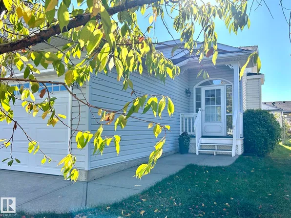 3115 135th Ave NW, Edmonton, AB T5A 5E3