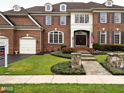 1382 Cameron Heath Dr, Reston, VA, 20194
