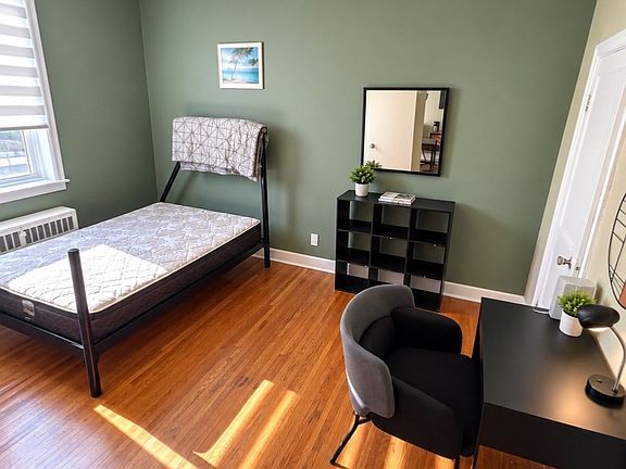 5th image of 51 Queen St E #3