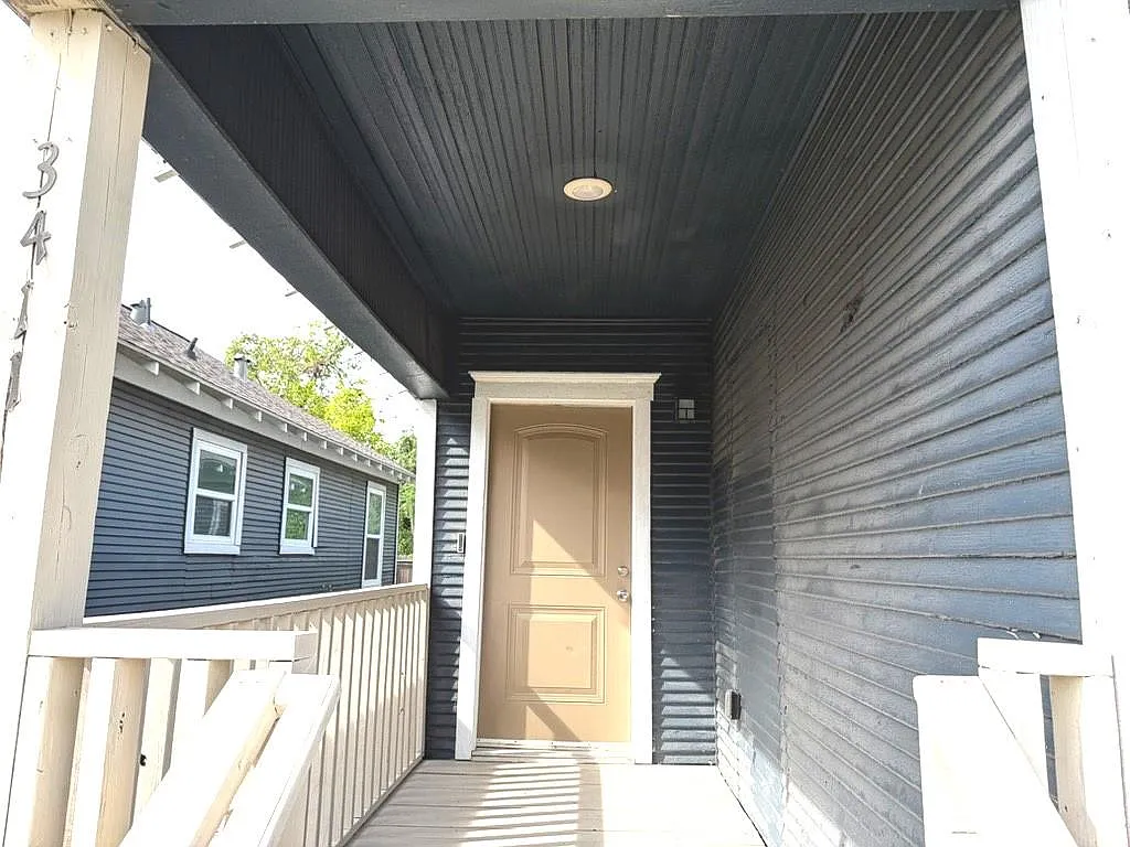 2 bed, 2.0 bath, 708 sqft, $1,500 — Photo 2
