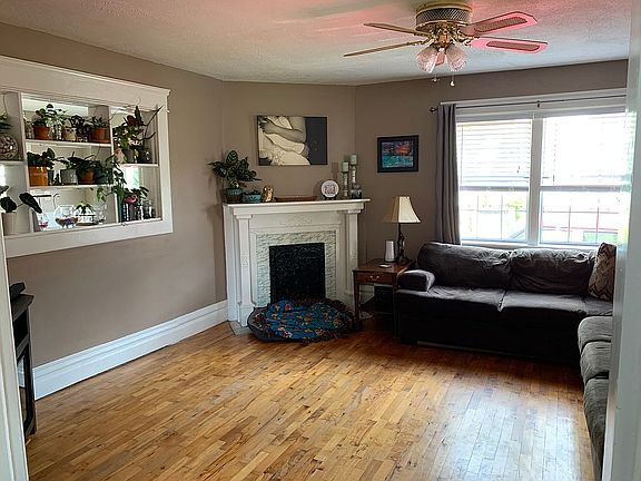 3rd image of 1115 33rd St