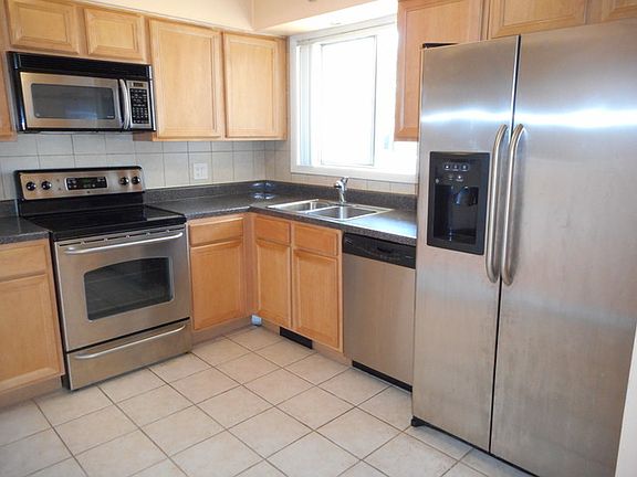 3rd image of 6961 N Oakley Ave APT 203
