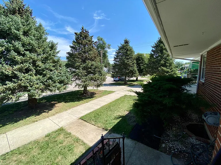 337 Saint Charles St — Photo 23