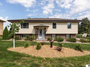 5529 S 102nd St, Omaha, NE 68127