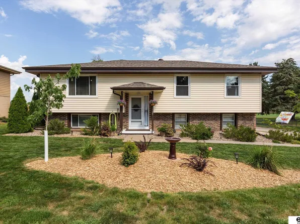 5529 S 102nd St, Omaha, NE 68127