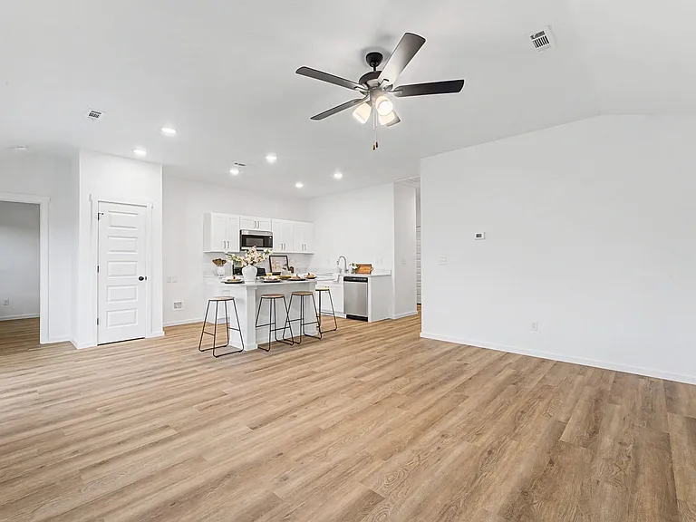 1534 N Claire St — Photo 15