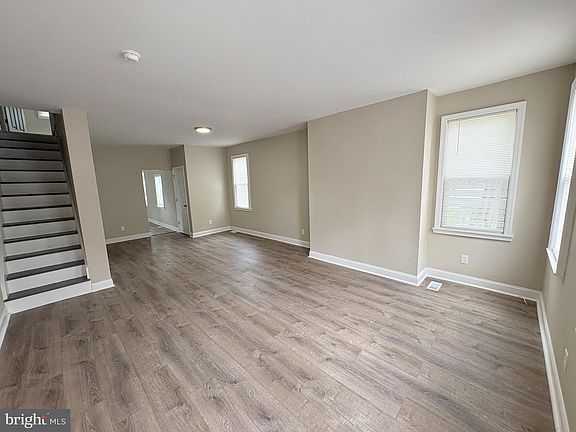 2nd image of 806 High St