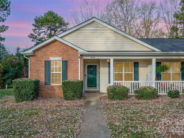 9734 Kennerly Cove Ct, Charlotte, NC 28269