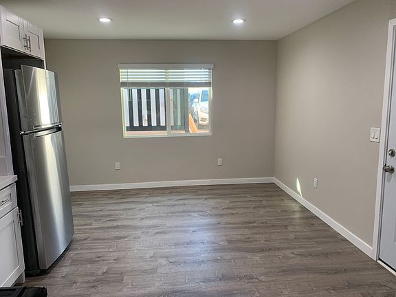 2nd image of 4843 Art St