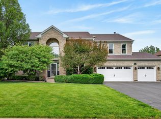 941 Par Dr, Algonquin, IL 60102