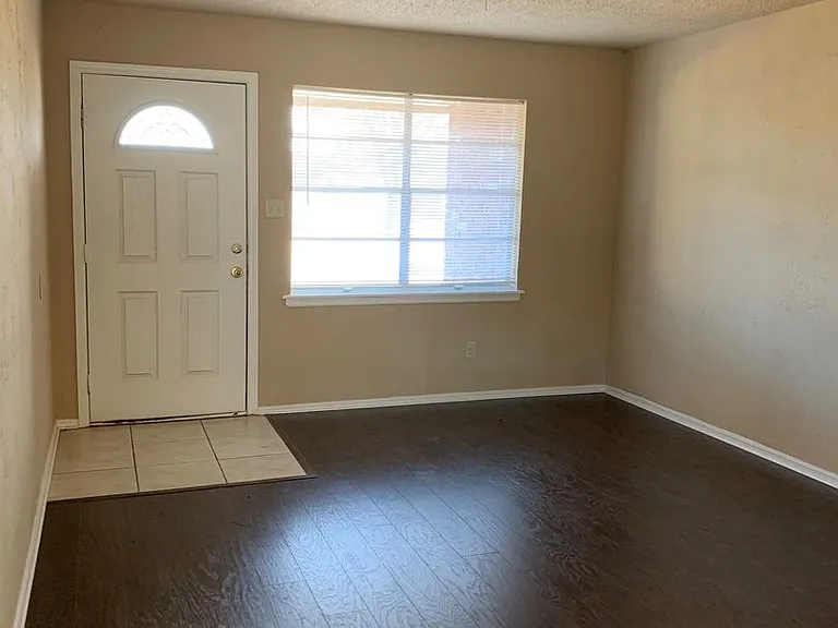 1001 SE Alta Ln — Photo 3