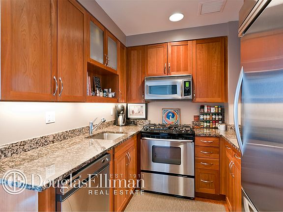 4th image of 455 Central Park W APT 20A