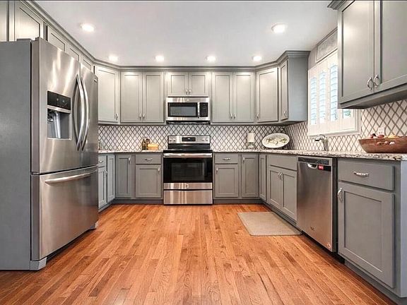 4th image of 11 Timberbrook Dr