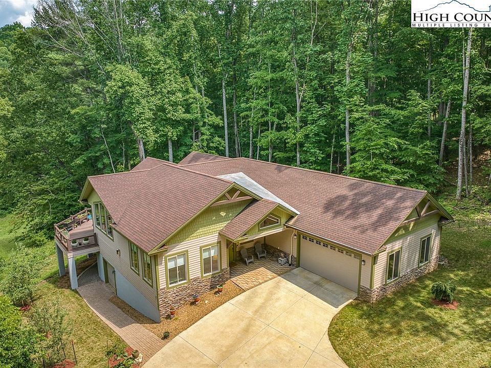 1st image of 583 Hawthorne Landing
