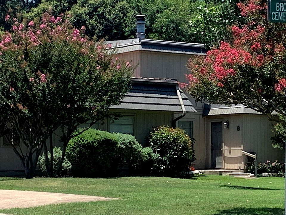 1st image of 710 Castle Ridge Rd APT B