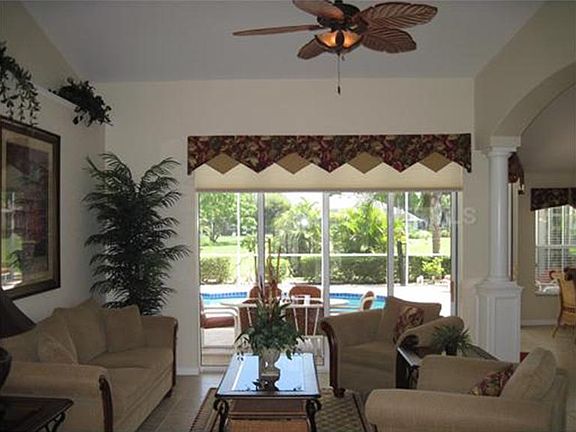 2nd image of 595 Rotonda Cir