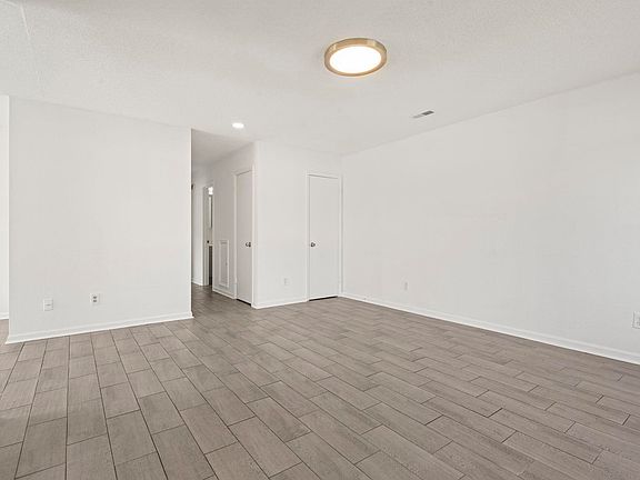 2nd image of 1411 Turkey Ridge Rd. #A