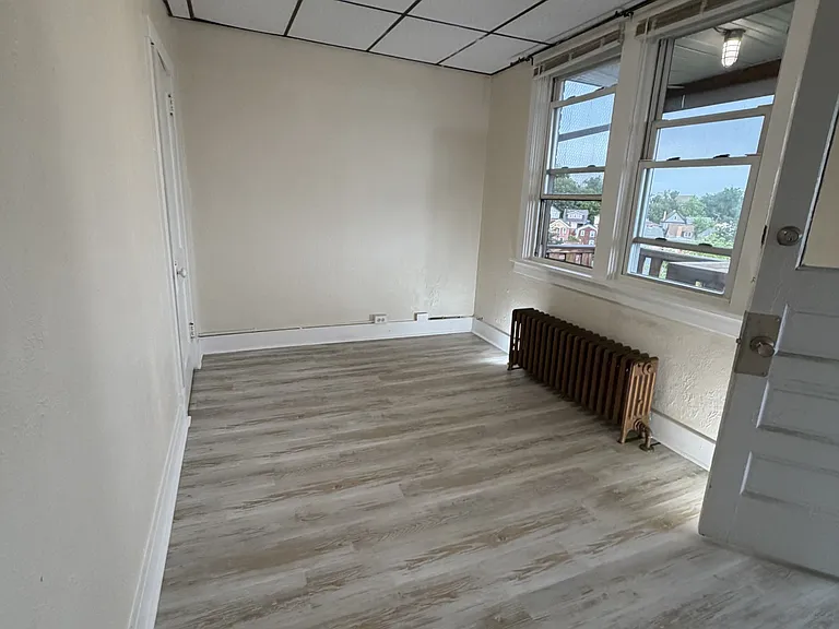 2815 Brownsville Rd #6 — Photo 17