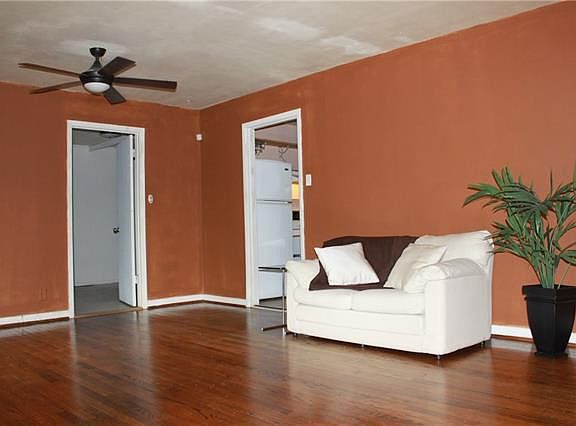 2nd image of 2419 Winthrop Dr