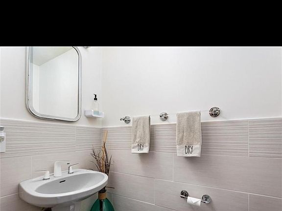 5th image of 60 Oak Hill Ln #B