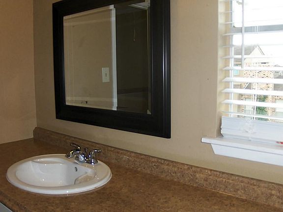 5th image of 6459 Cambridge Glen Ln