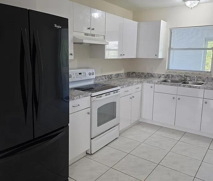 245 Meadow Rd — Photo 9