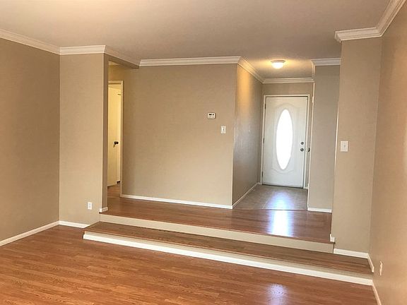 5th image of 2624 Chestnut Hill Dr