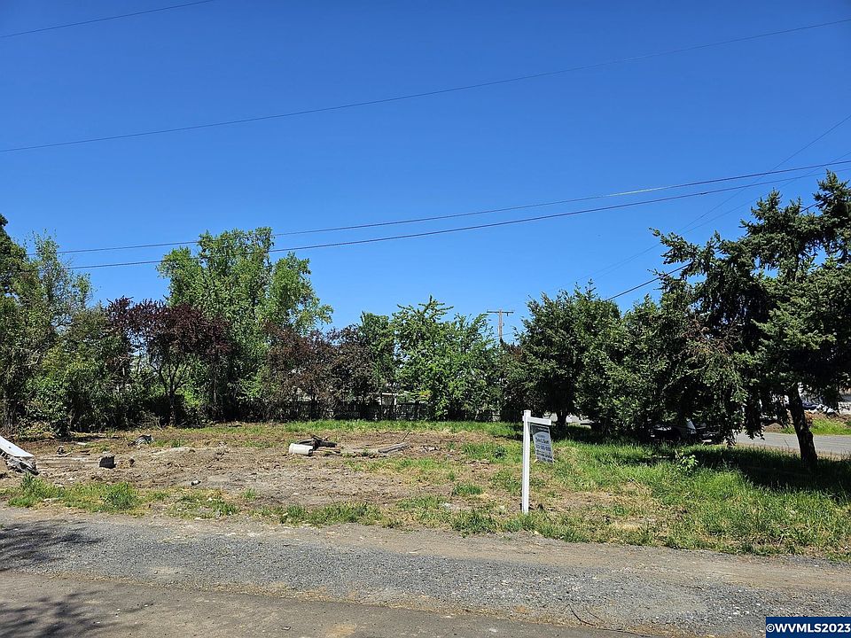 2nd image of 2683 Primrose St