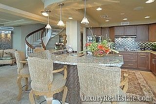 2nd image of 4041 Gulf Shore Blvd N