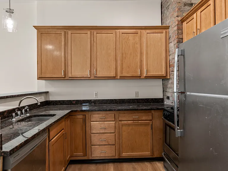 111 N Pine St #3 — Photo 9