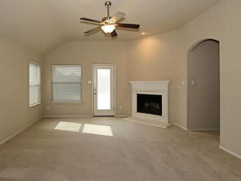 508 Highmoor Ct — Photo 9